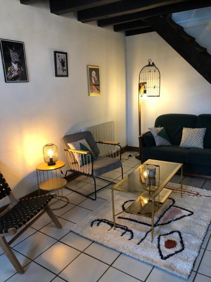 Gite A La Ferme Chaleureux Avec Cheminee Preveranges Bagian luar foto